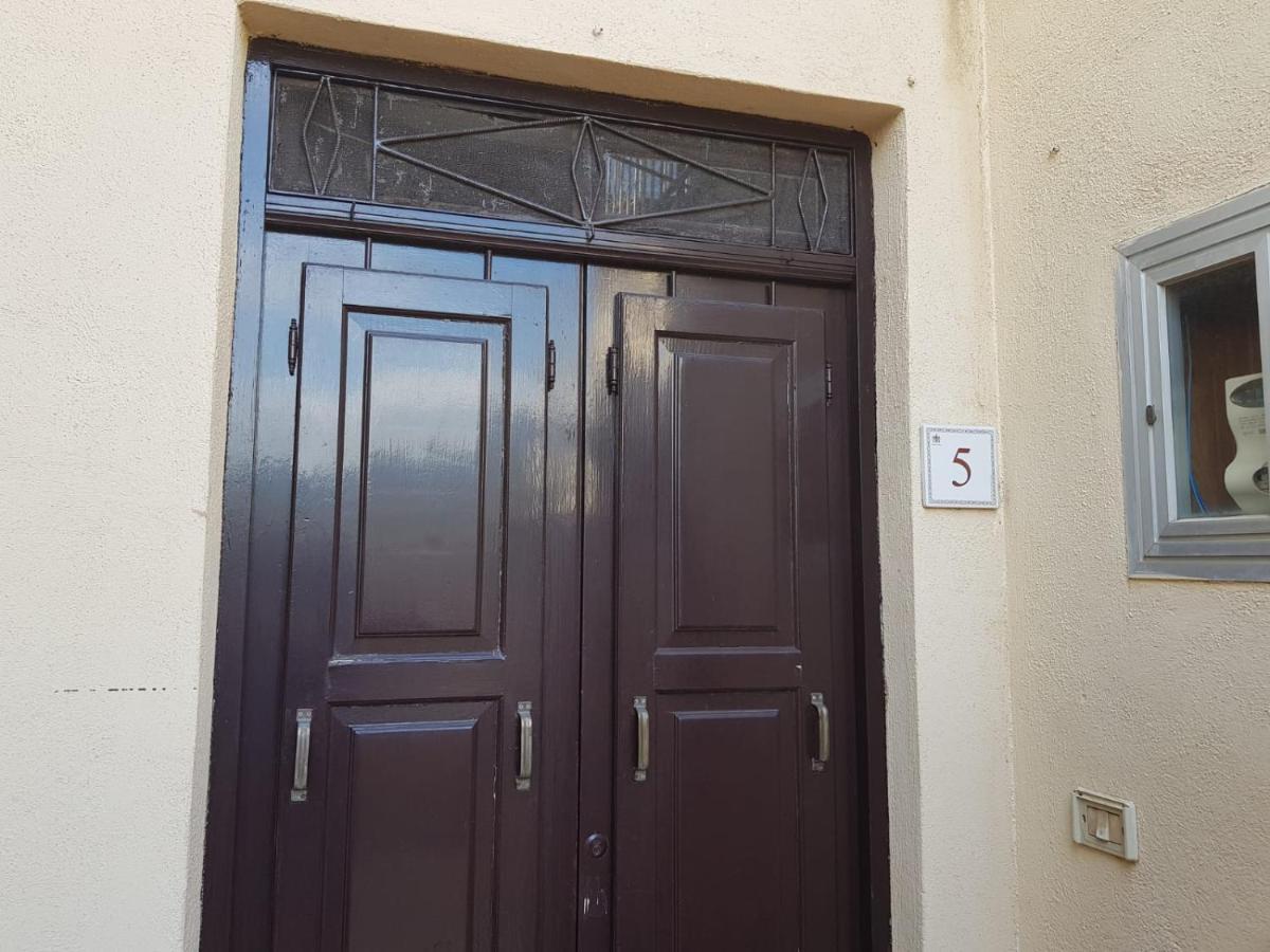 Ferienwohnung Casa Tranquilla E Luminosa Con Terrazzo A Due Passi Dal Mare Brolo Exterior foto